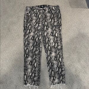 PAIGE Women's Black and Gray Snake Print Cropped Jeans